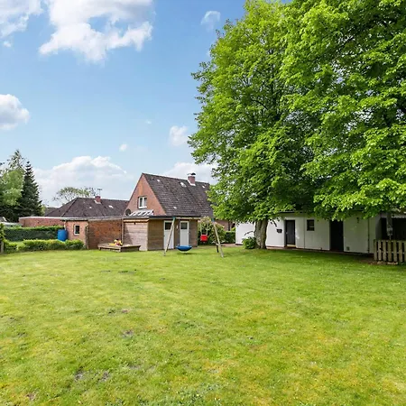 Haus An Der Marsch Holiday home *